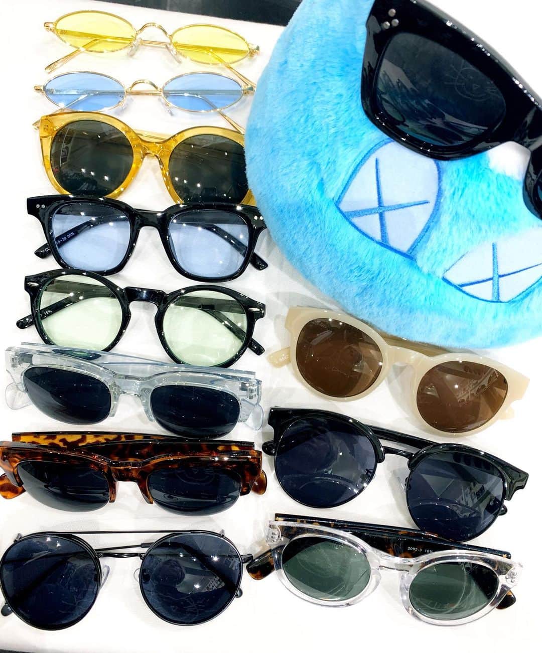 ジャムルさんのインスタグラム写真 - (ジャムルInstagram)「8/10 NEW ARRIVAL!! sunglasses! .  商品のお問い合わせは8/11以降お電話で承ります。 . #お問い合わせはお電話で承ります #jammru #osaka  #fashion  #streetstyle  #streetfashion  #vtg  #vintage  #used  #usedclothing  #古着 #古着屋 #ファッション #70s #80s #90s#sunglasses」8月9日 19時26分 - jammru