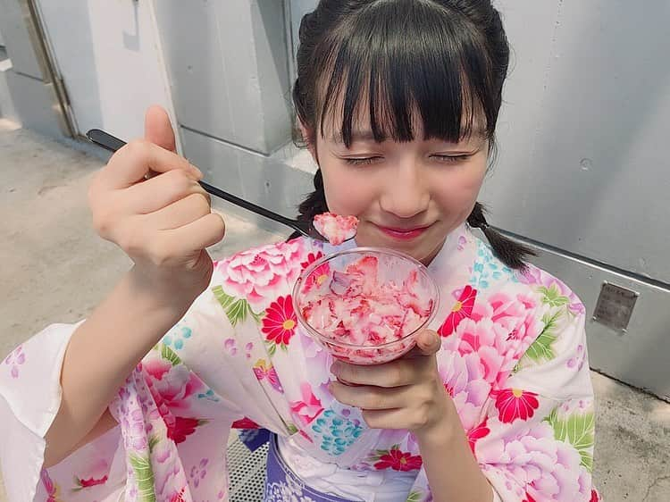 今村麻莉愛さんのインスタグラム写真 - (今村麻莉愛Instagram)「浴衣👘 ・ いちご削りもとっても美味しかった🍓💓 ・ ・ #浴衣祭り #いちご削り #HKT48  #今村麻莉愛」8月9日 19時28分 - maria_0914_