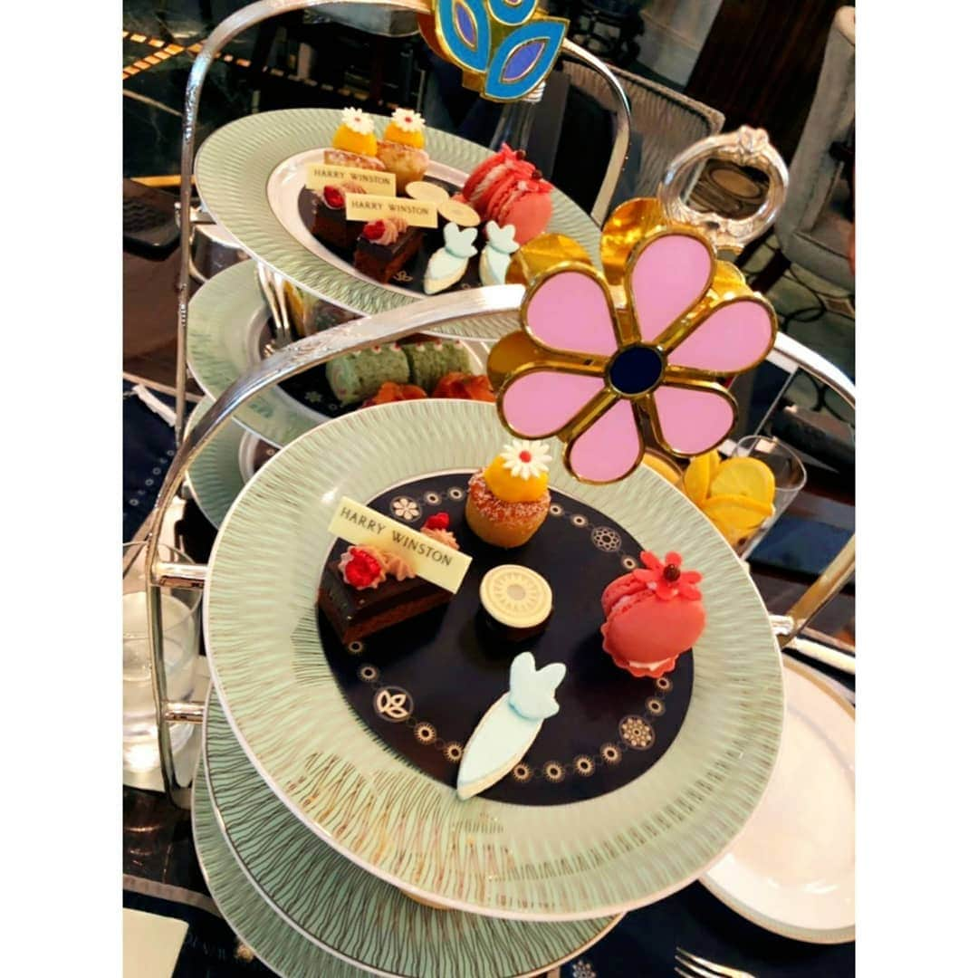 AYASAさんのインスタグラム写真 - (AYASAInstagram)「上海でのアフタヌーンティー巡り☕🍰✨✨ #afternoontea #harrywinston #thepeninsulashanghai #salondethedejoelrobuchonshanghai ・ ・ #日本にいるとなかなかできないことをやろう計画 #たまには女子っぽいことを #shanghai #china」8月9日 19時48分 - ayasa_doya