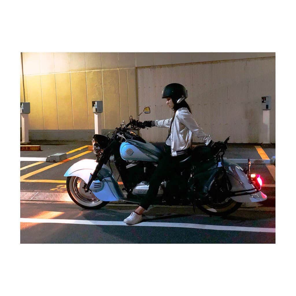 宇田恵菜さんのインスタグラム写真 - (宇田恵菜Instagram)「本当夏の夜の走りは気持ち良い ------------------------- #motorbike #motorcycle #drifter #vulcan #mybike #ridding #womanrider #vulcandrifter #kawasaki #rider #バイク #バルカン #ドリフター #イザベラ #女性ライダー #バイカー #マイバイク  #kawasakivulcan #kawasakigirl #バルカンドリフター  #えなイズム #ソロツーリング #恵菜バイク #バイク女子 #カワサキ女子 #バイク好き #バイク納車」8月9日 19時52分 - ena2727