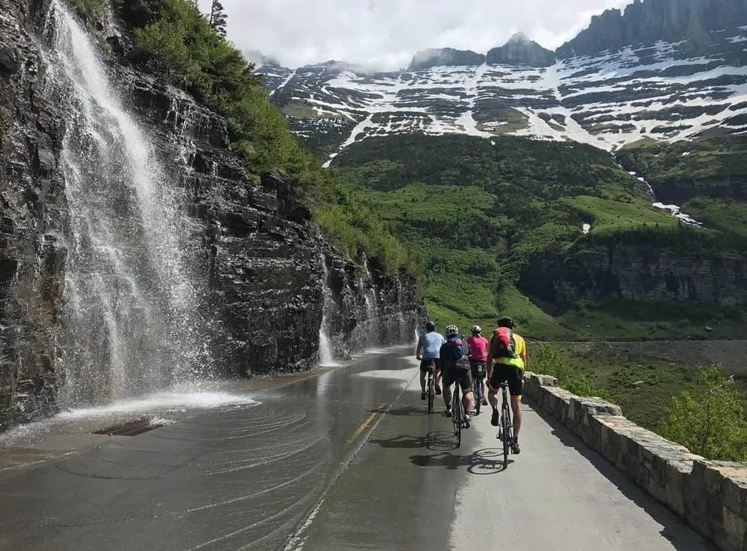 REIさんのインスタグラム写真 - (REIInstagram)「What's your next bucket list ride?  Photo: @rawiemz in Glacier National Park, #Montana. #OptOutside」8月9日 20時01分 - rei