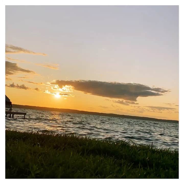 のインスタグラム：「Breathing through it all... #breathe #perspective」