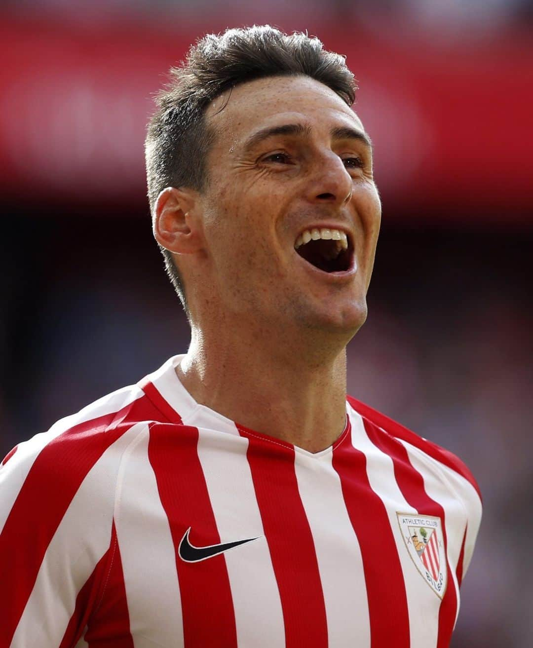 LFPさんのインスタグラム写真 - (LFPInstagram)「One last season to ENJOY a LEGEND! 🌟 • #Aduriz #Athletic #Legend #LaLiga #LaLigaSantander」8月9日 20時12分 - laliga