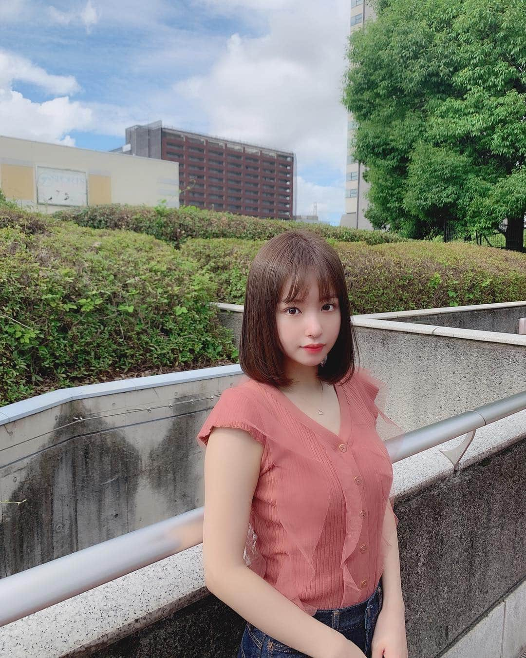 近藤里奈さんのインスタグラム写真 - (近藤里奈Instagram)「.﻿ ﻿ ﻿ ﻿ ﻿ この間の撮影の時の写真﻿ いっぱい撮ったから載せちゃう🤭♡﻿ ﻿ ﻿ 昨日はびわ湖花火大会行ったよ〜🌼﻿ 花火すっごくきれいで感動した🥺﻿ ﻿ 皆さん今年はもう花火見ましたか？🍒﻿ ﻿ ﻿ #お祭り #花火大会 #びわ湖 #あついね﻿ ﻿ ﻿ ﻿ ﻿」8月9日 20時12分 - rina_kondo_0223