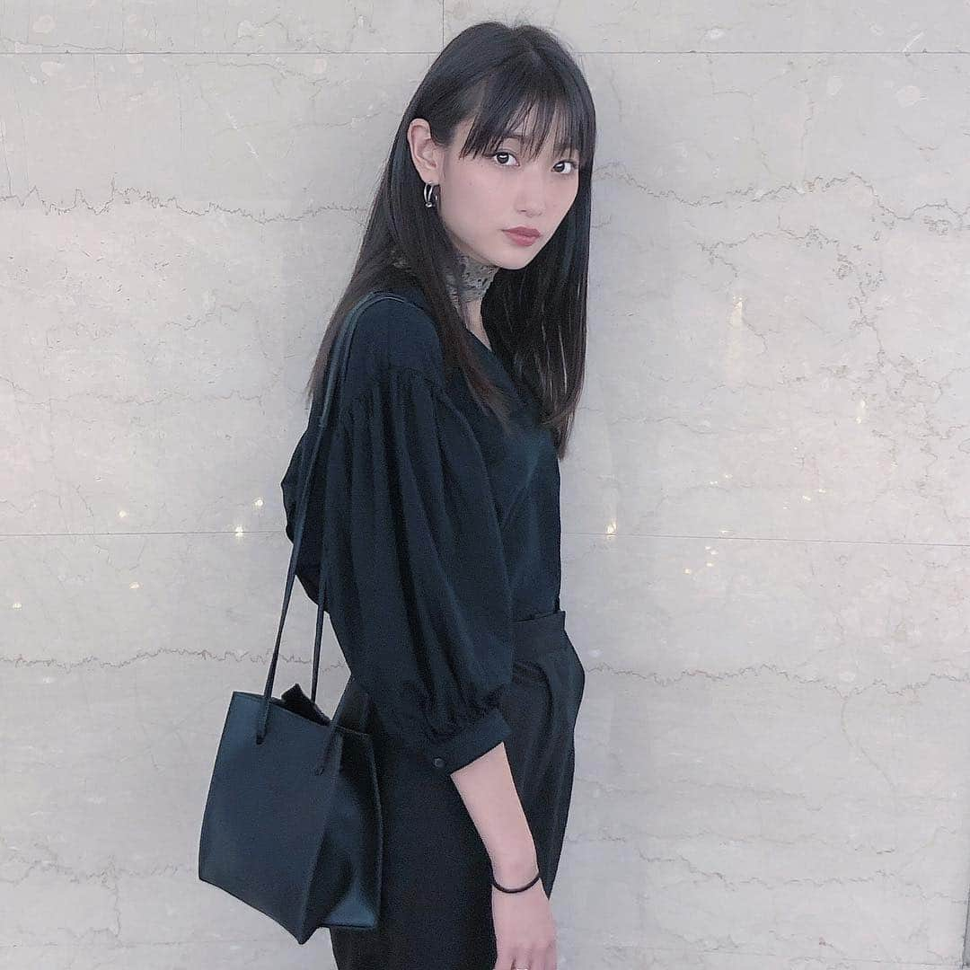 内藤沙季さんのインスタグラム写真 - (内藤沙季Instagram)「私服さーん👯‍♀️ tops：UNIQLO pants：stylemixer  bag：CLANE」8月9日 20時16分 - n.sakigram