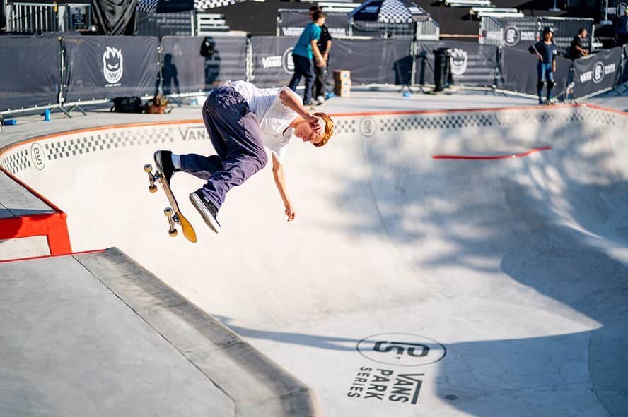 Vans Skateさんのインスタグラム写真 - (Vans SkateInstagram)「Get a voyeuristic sneak peek of the new @Vans x Cosanostra Skatepark de Challes with this @AAcostaa photo gallery from the @VansParkSeries Pro Tour practice. Watch all the semifinal action live starting now with @Greyson_Fletcher on @Twitch (twitch.tv/vans), youtube.com/vansparkseries, or facebook.com/vansparkseries」8月9日 20時17分 - vansskate