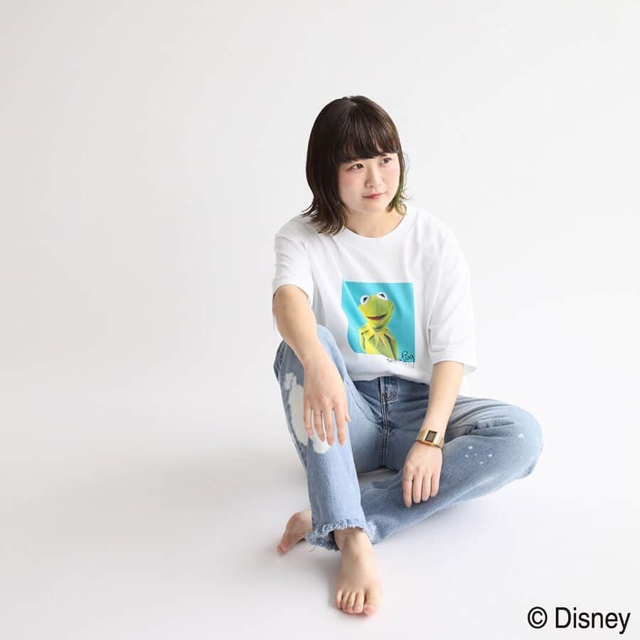 JOURNAL STANDARD relumeさんのインスタグラム写真 - (JOURNAL STANDARD relumeInstagram)「﻿ 「Kermit the Frog」のプリントを施したTシャツシリーズが今年も登場!!﻿ ﻿ relumeらしい現代ストリートのエッセンスを盛り込んだデザインに仕上がりました。 ﻿ ﻿ ビッグシルエット気味に設定しつつ、ルーズ過ぎないトレンド感あるオーバーサイズはメンズを問わずレディースにもお勧めです。﻿ ﻿ 詳しくはお近くのrelumeショップやショッピングリンクよりご覧ください🛒﻿✨ ﻿ ﻿ #kermit﻿ #tshirt﻿ #19ss﻿ #19fw﻿ #relume﻿ #journalstandardrelume﻿ #baycrews」8月9日 20時30分 - js_relume