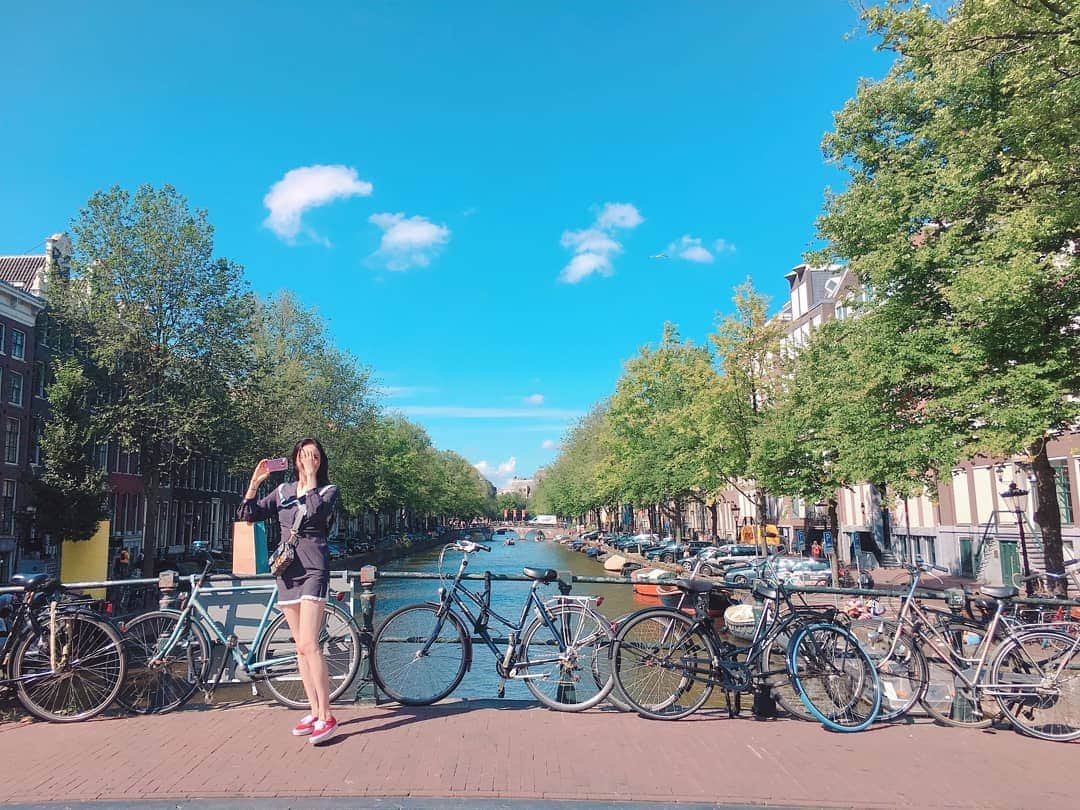 イ・ダヒさんのインスタグラム写真 - (イ・ダヒInstagram)「보고있니 우리처돌이들🤗  #netherlands #amsterdam #네덜란드 #암스테르담」8月9日 20時23分 - dahee0315