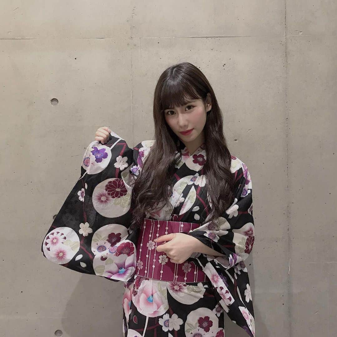 石田優美さんのインスタグラム写真 - (石田優美Instagram)「﻿ ﻿ ﻿ ﻿ 黒の浴衣スキ☺︎🖤﻿ #浴衣」8月9日 20時49分 - yu_mi_1012