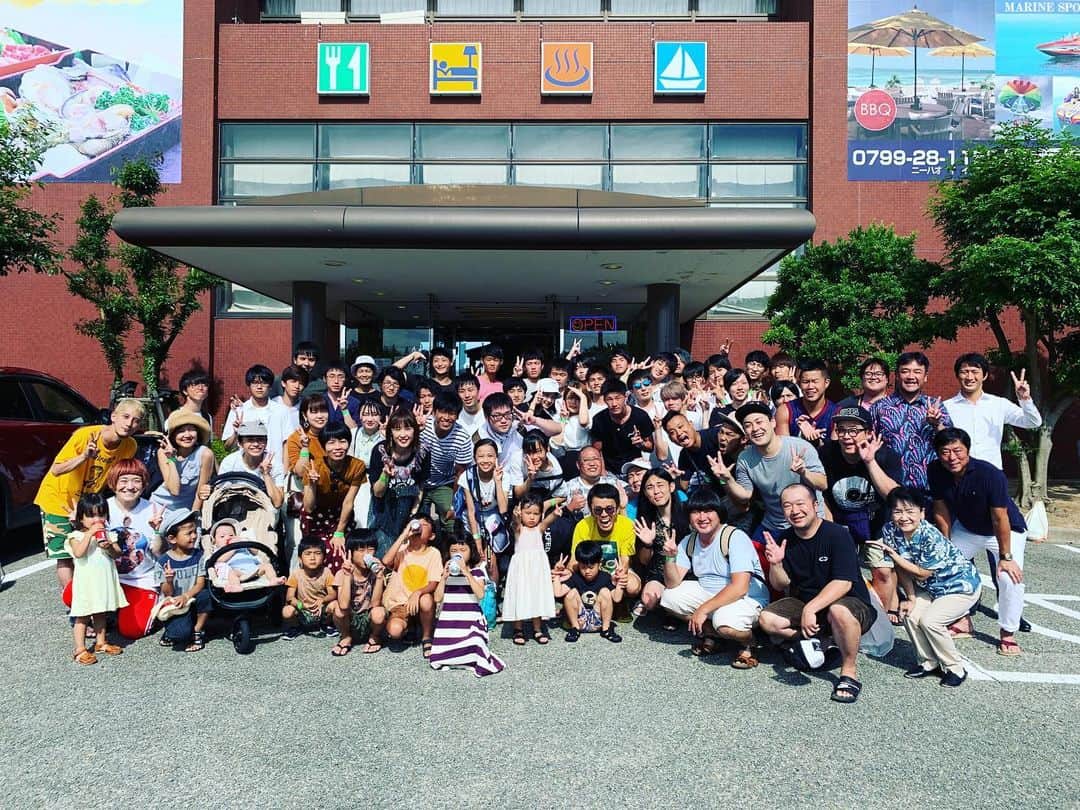のインスタグラム：「@seaaiga with @tamuradojou ファミリー。 #淡路島 #シーアイガ海月 #グランアイガ #海月館」
