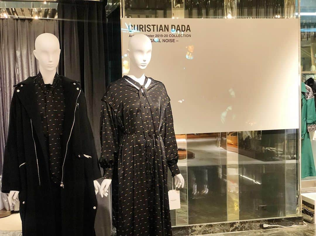 ISETAN PARK netさんのインスタグラム写真 - (ISETAN PARK netInstagram)「＜CHRISTIAN DADA＞– SIGNAL NOISE – 2019-20 秋冬コレクションの新作をご紹介✨﻿ 性・人種・国籍など社会が直面する問題を映像、音響、パフォーマンスにより独自の表現方法で提起するパフォーマンスアート作品から多大な影響を受けた2019秋冬コレクション。 ﻿ ﻿ ＜CHRISTIAN DADA＞– SIGNAL NOISE – 2019-20﻿ 2019.8.7 wed - 8.13 tue﻿ 伊勢丹新宿店本館3階=ウエストパーク/プロモーション﻿ ﻿ @christiandada_official @international_creators_isetan﻿ #christiandada #fashion #signalnoise #isetan #fashionable #クリスチャンダダ #ファッション #モード #秋冬コレクション #モードファッション#パフォーマンスアート#新宿 #伊勢丹 #新宿伊勢丹 #伊勢丹新宿店」8月9日 20時56分 - isetan_shinjuku