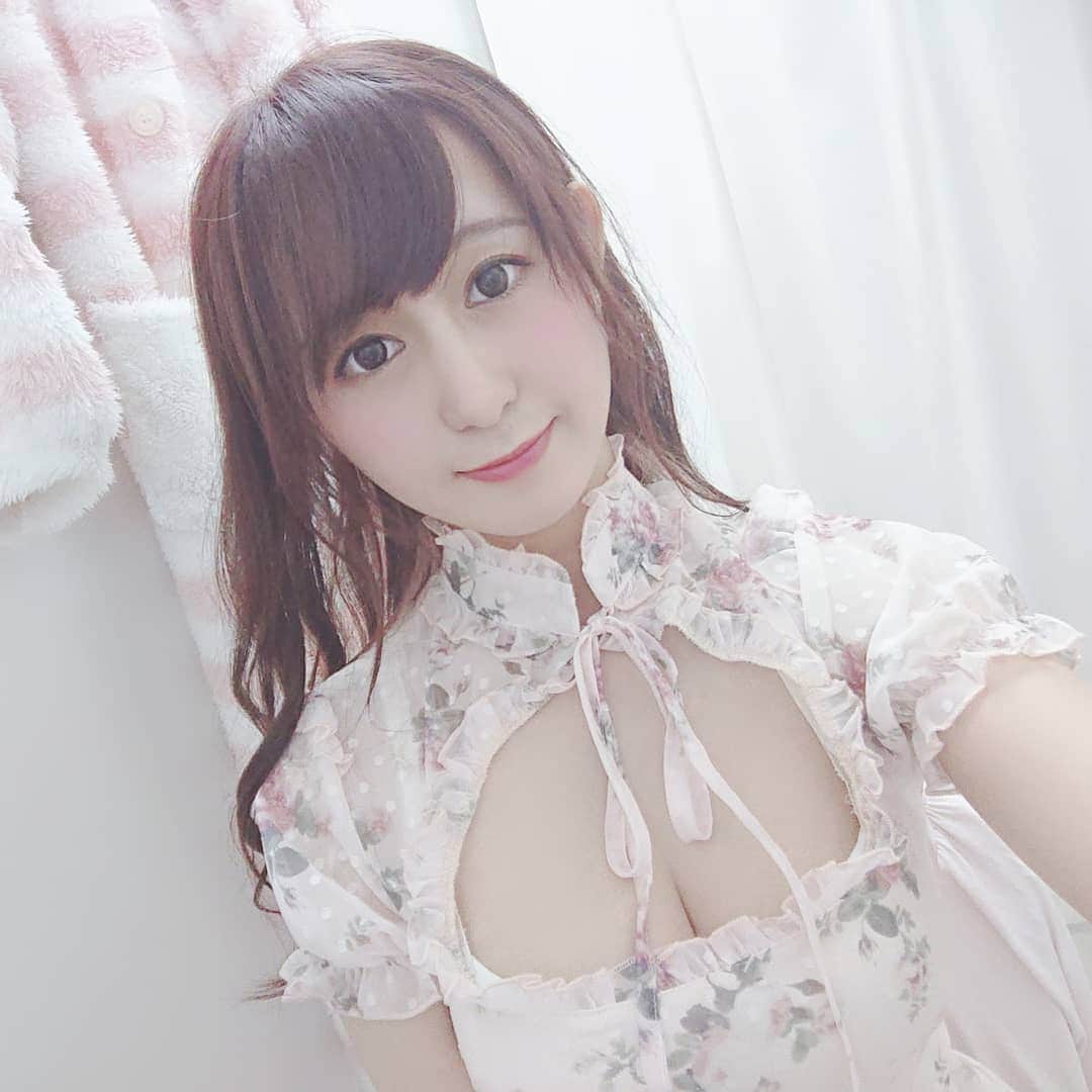 星空もあのインスタグラム：「久しぶりに投稿するのが7月の撮影会の時の星空という🙄  #av女優 #撮影会モデル #ワンピース👗 #ワンピース大好き #おっぱい見えそう #でも可愛いから好き #次いつ着るんだろう」