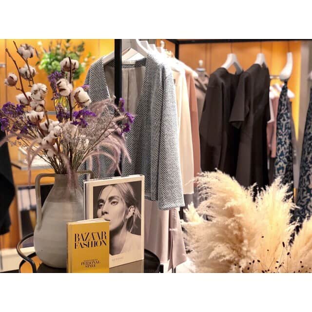 TOMORROWLAND 渋谷本店さんのインスタグラム写真 - (TOMORROWLAND 渋谷本店Instagram)「<BAUME POP UP STORE>  トゥモローランド渋谷本店では8月8日(木)〜8月18日(日)までの間、 “BAUME”のPOP UPを開催しております。  是非この機会にご来店下さい。  #baume #newarrivals #19fw #coat #shirts #skirts #lifestyle #tomorrowland #fashion  @tomorrowland_womens @tomorrowland_shibuya」8月9日 21時00分 - tomorrowland_shibuya