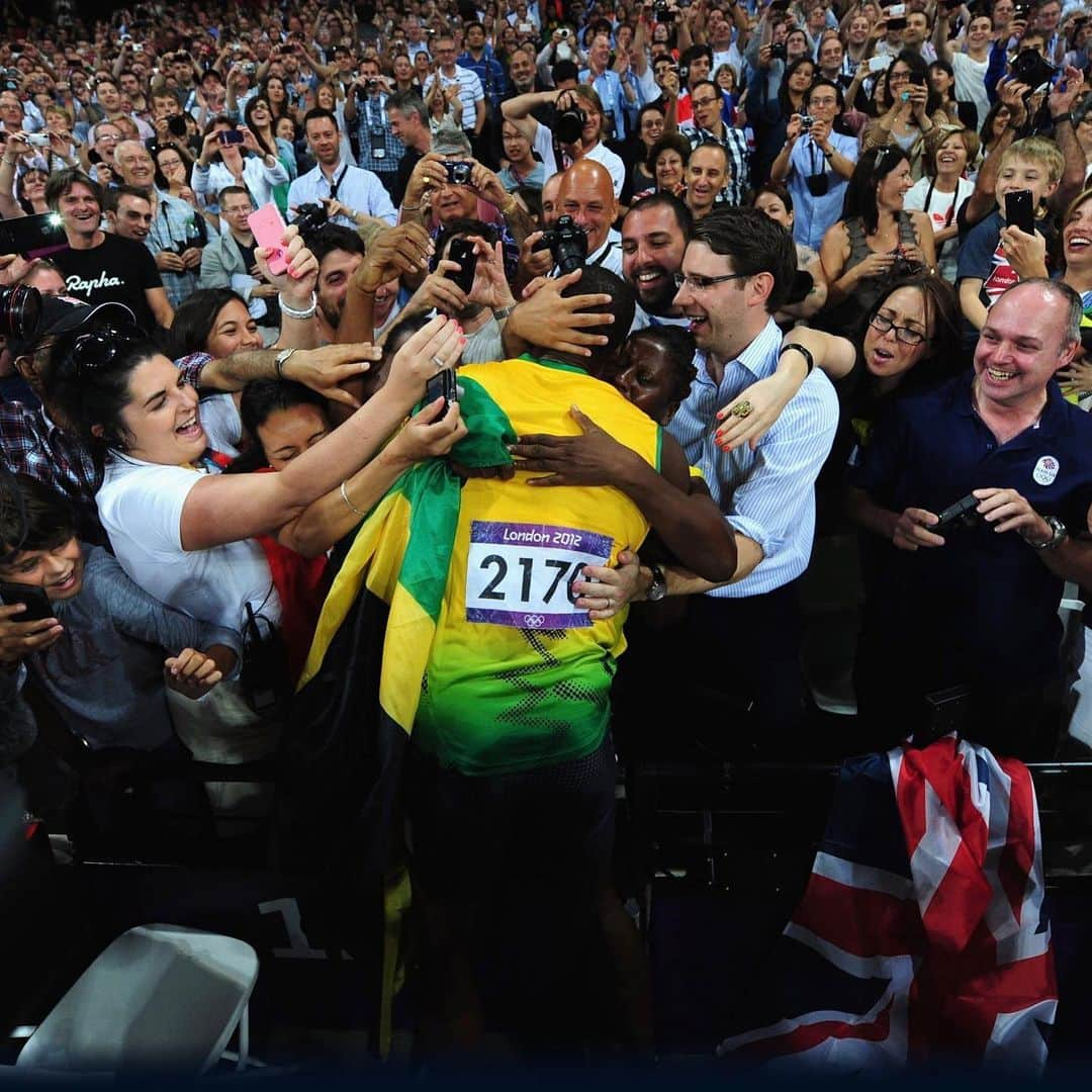 ウサイン・ボルトさんのインスタグラム写真 - (ウサイン・ボルトInstagram)「First Man to Double 100/200m Back-to-Back Winner 2012 London Olympics #ThisDayInHistory #londonolympics #ThatMommyHug 🙏🏿🙏🏿」8月9日 21時02分 - usainbolt