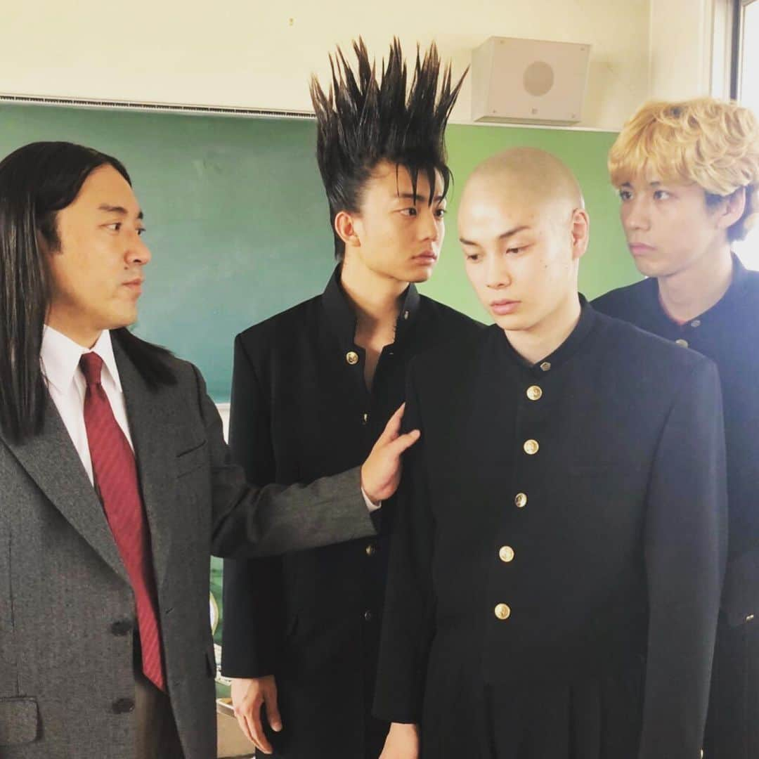 日本テレビ「今日から俺は‼︎」さんのインスタグラム写真 - (日本テレビ「今日から俺は‼︎」Instagram)「#今日から俺は‼︎展 @北海道いよいよ明日10日から‼︎﻿ ﻿ そして11日には記念のトークショー緊急開催‼️﻿ 北海道出身の #柾木玲弥 (佐川)がやってくる✨﻿ ﻿ ■8月11日(日) HMV札幌ステラプレイス﻿ ＜会場＞ HMV札幌ステラプレイスイベントスペース﻿ ＜時間＞ 14:40までに集合15:00開演﻿ ＜内容＞ トーク﻿ ＜出演者＞柾木玲弥﻿ ﻿ ＜イベント参加方法＞﻿ 8/10 11:00よりhmv museum札幌「今日から俺は！！展」入場券をご購入且つ、﻿ 「今日から俺は！！展開催記念グッズもしくは番組オリジナルグッズ」を1点以上ご購入の方に、﻿ 抽選にて「イベント参加整理券」を差し上げます。﻿ ※8/10(土)、8/11(日)それぞれの上限数に達し次第、抽選を終了させて頂きます。﻿ ※グッズをレジでご購入の際に入場券の提示が必要となります。﻿ ※ネームステッカーマシン、書籍、原作オリジナルグッズは対象外とさせて頂きます。﻿ ﻿ ＜注意事項＞﻿ ※「イベント参加整理券」に記載されている整理番号はランダム配布となります。﻿ ※「イベント参加整理券」1枚につき、未就学児1名まで同伴可能です。﻿ ※ご購入いただいたイベント対象商品の払い戻しは一切行いませんので予めご了承下さい。不良品は良品交換とさせて頂きます。﻿ ※「イベント参加整理券」はいかなる場合（紛失・焼却・破損等）も再発行致しません。﻿ ※当日は係員およびスタッフの指示・注意に従ってください。指示に従っていただけない場合、参加をお断りする場合がございます。また、会場内で係員の指示及び注意事項に従わずに生じた事故については、主催者は一切責任を負いません。﻿ ※会場での不道徳な行為は絶対におやめください。﻿ ※イベント内容は変更になる可能性がございます。予めご了承ください。﻿ ※許可された場合以外は、会場内に録音・録画・複写に使用する機材での撮影・録音行為及び酒類・危険物の持ちこみは固くお断りします。﻿ ※当日の交通費・宿泊費等はお客様負担となります。﻿ ※会場の設備故障や天災、交通ストライキなど不可抗力の事由により、イベント不可能と判断された場合は、イベントを中止致します。﻿ ※イベント中止・延期の場合、旅費などの補償はできません。 #今日俺展 #今日から俺は #今日俺 #賀来賢人 #伊藤健太郎 #ムロツヨシ #はらちゃん #ゆにばーすはら」8月9日 21時15分 - kyoukaraoreha_ntv