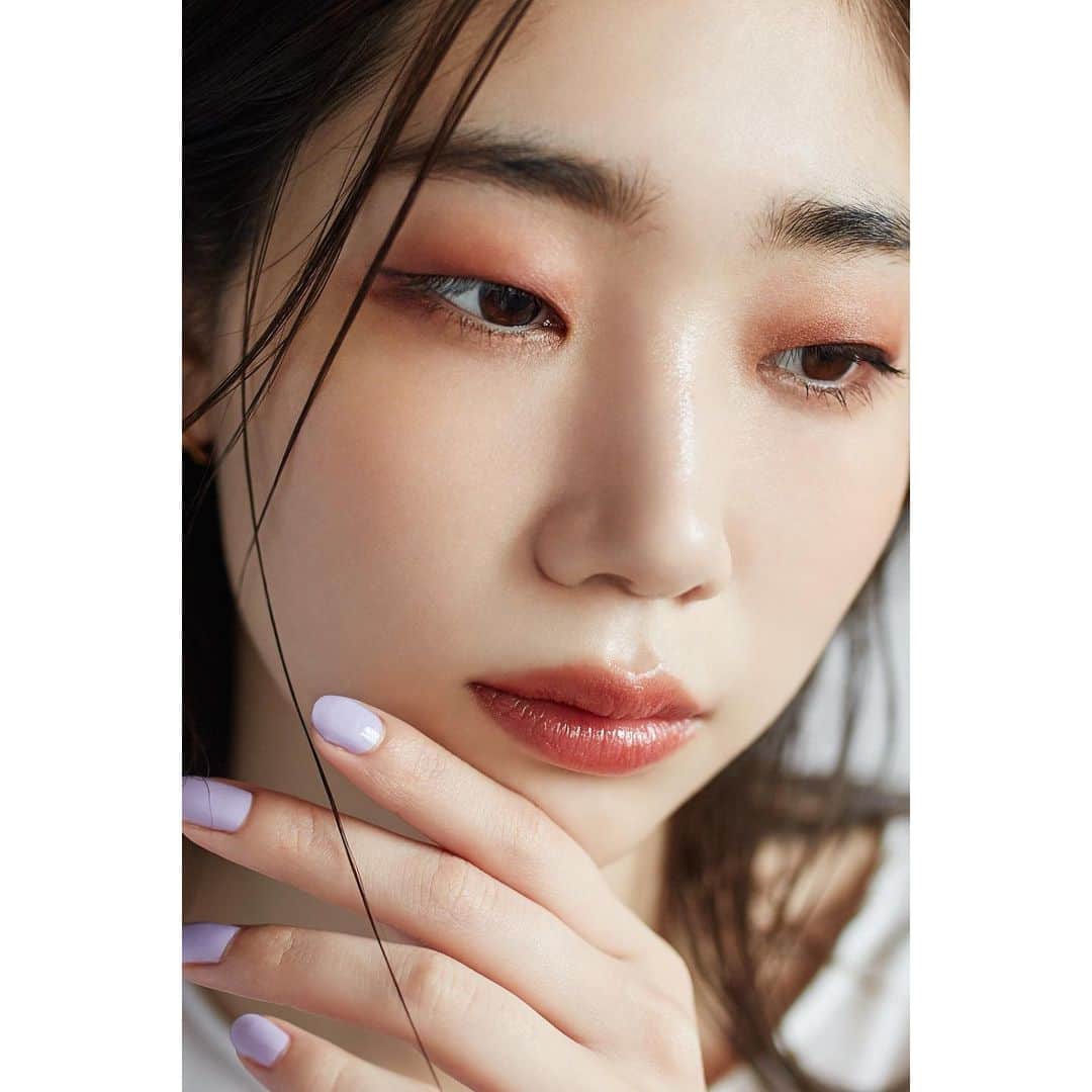 江原杏樹のインスタグラム：「☺︎ photographer/森戸美帆 hair&makeuq/河原田あづみ」