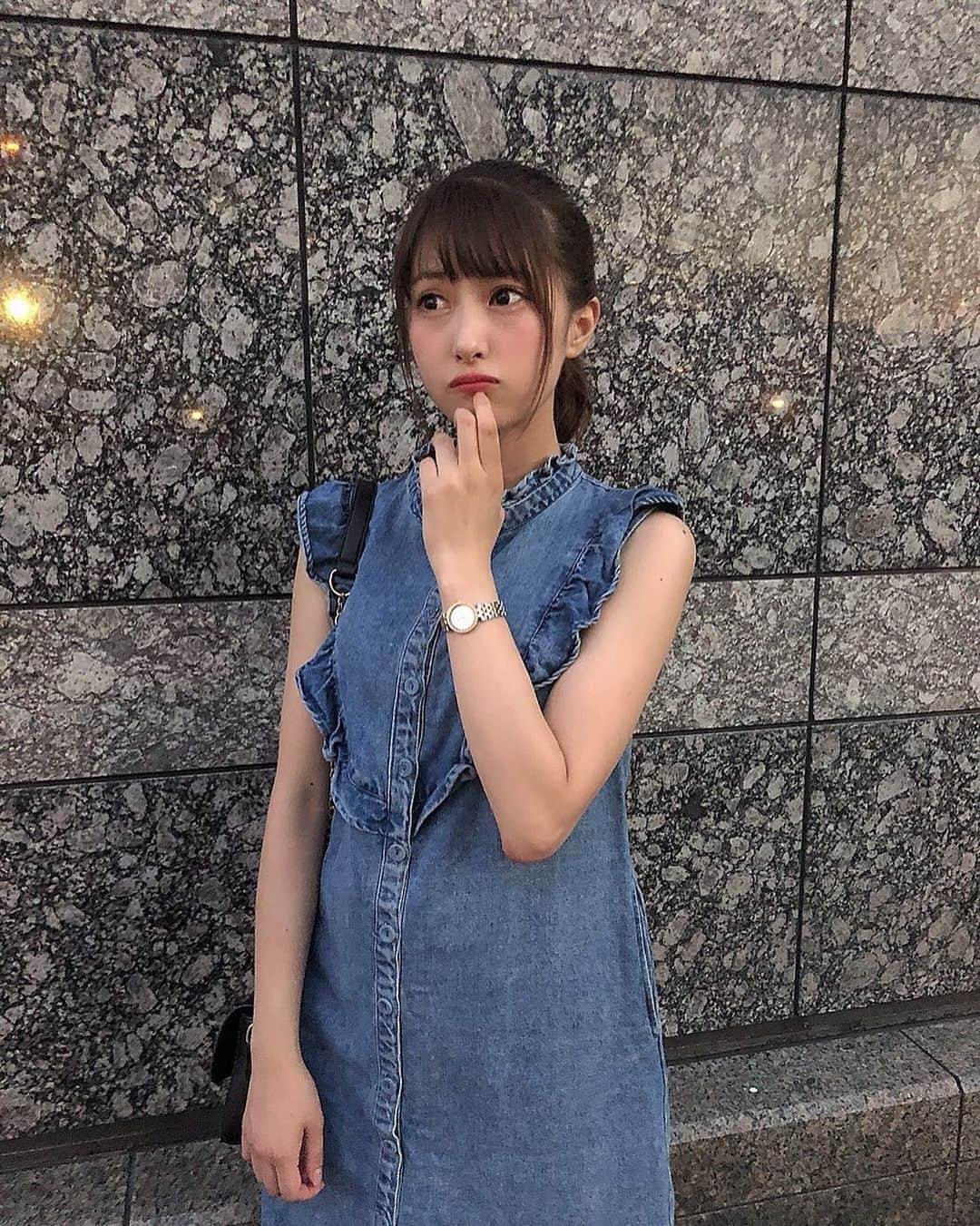 華山志歩さんのインスタグラム写真 - (華山志歩Instagram)「﻿ 暑くてノースリーブばっか着てたら﻿ こんがり焼けました〜☹️」8月9日 21時27分 - shiho_hanayama_official