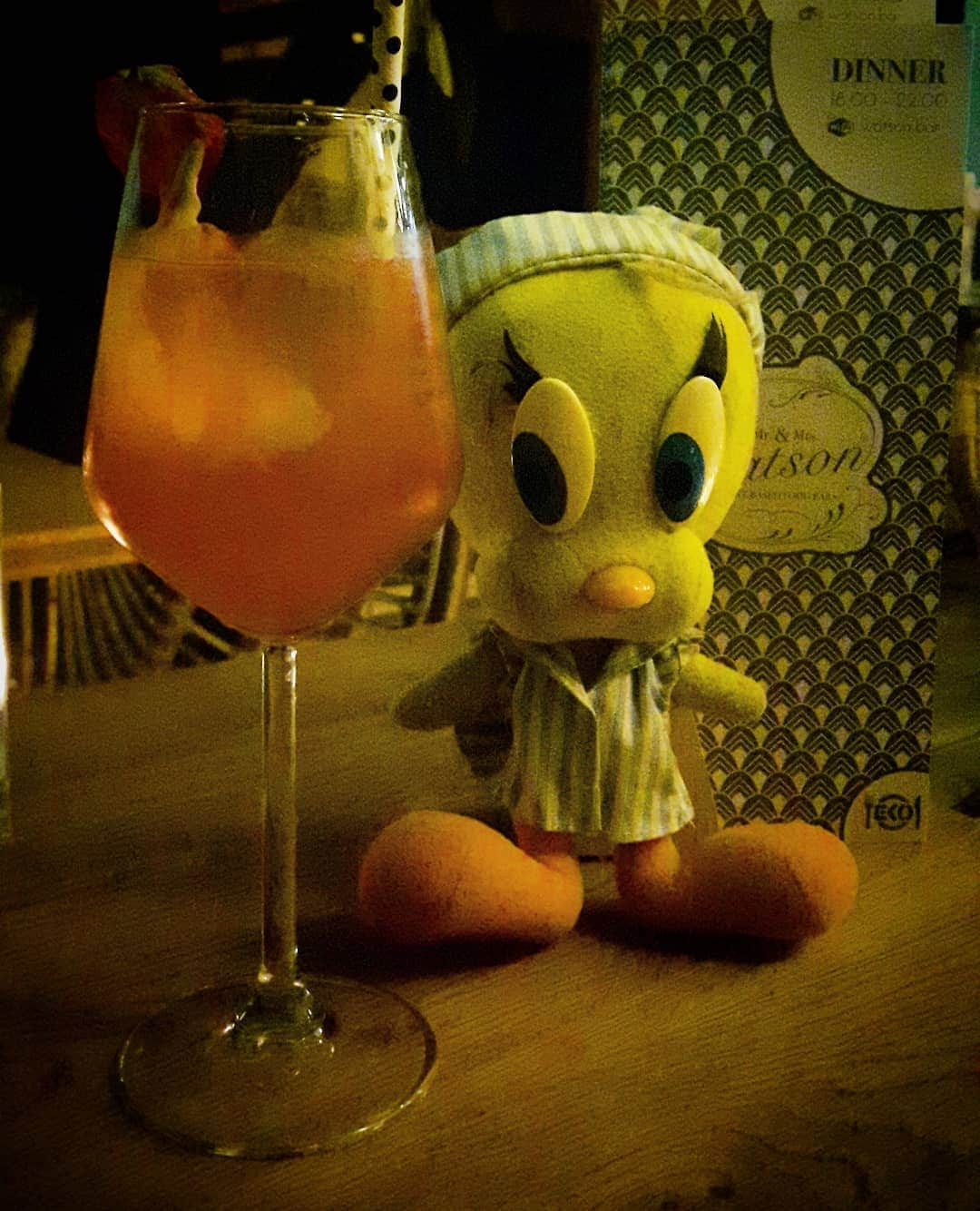 Little Yellow Birdさんのインスタグラム写真 - (Little Yellow BirdInstagram)「A rhubarb fizz on this Friday. Just because. Life is too short for boring drinks... #littleyellowbird #tweety #tweetykweelapis #adventures #yellow #bird #weekend #friday #drinks #cocktail #rhubarb #fizz #bubbles #lifeisshort #carpediem #mementomori #stuffedanimalsofinstagram #plushiesofinstagram」8月9日 21時28分 - tweetykweelapis