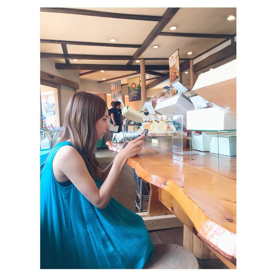 渕上彩夏さんのインスタグラム写真 - (渕上彩夏Instagram)「. . こんばんは🌟 今日はよしえさんと、くまパワプラスのハッシュタビのロケでした✨ . 津奈木から水俣へ🚘✨ 今回も素敵な場所、美味しい食べ物、素敵な方との出会いがありました👍🏻‼️ . 8/17放送なので是非見てね♡ . よしえさん、今日もありがとうございました🙇🏻‍♀️💕 . 明日のイベントは、13〜14時の予定ですが、配布するスティックキャンディーとRKKABうちわがなくなり次第終了致します✨✨ 蔦屋書店熊本三年坂カリーノテラスで、皆で浴衣を着てお待ちしています🎐✨ . . #ハッシュタビ #くまパワプラス #kab #水俣 #津奈木町 #御立岬」8月9日 21時38分 - ayakafuchigami725