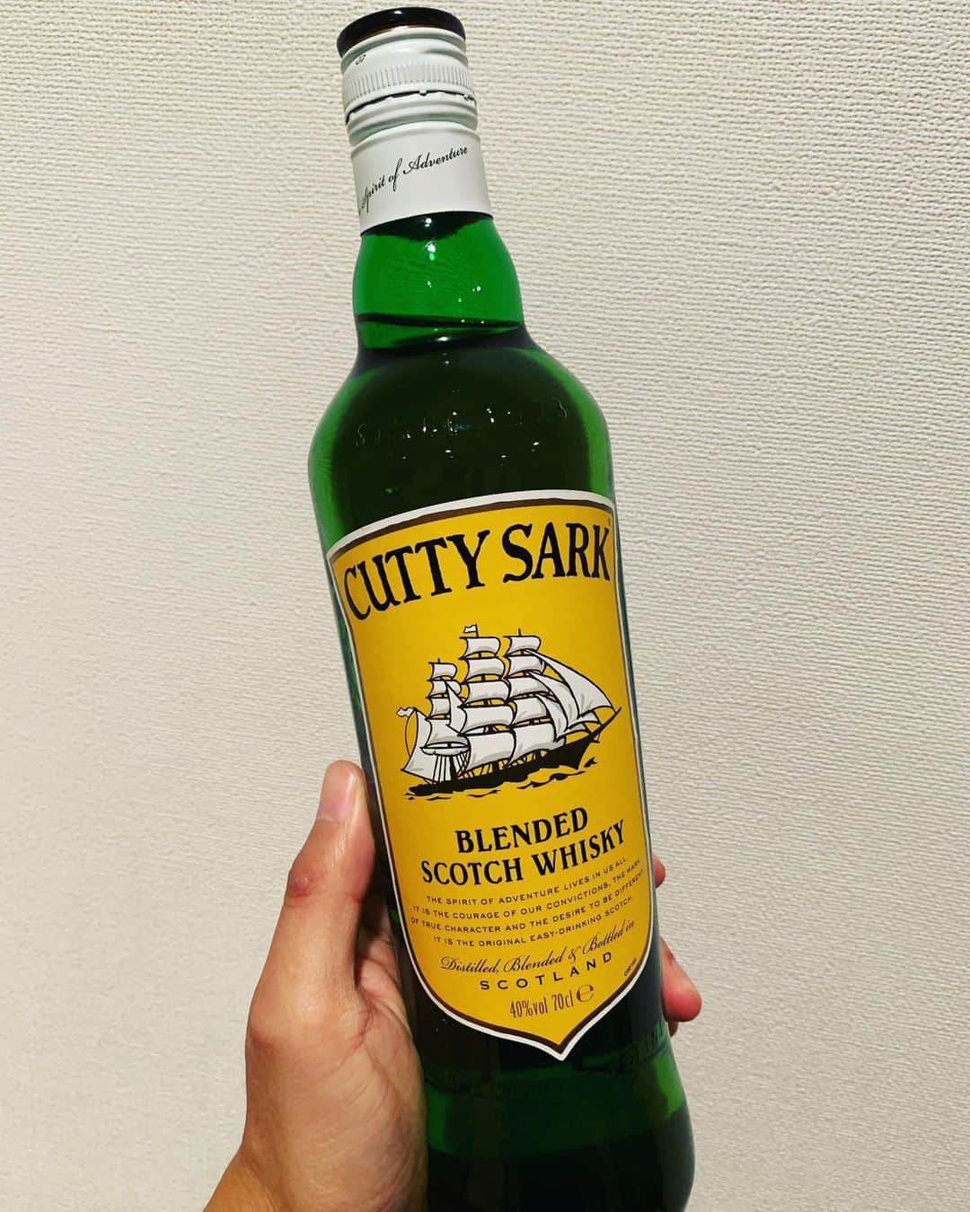 長田成哉のインスタグラム：「コイツァ、、クセがものすご。 #whisky」