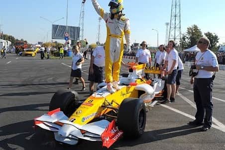 ルーカス・ディ・グラッシさんのインスタグラム写真 - (ルーカス・ディ・グラッシInstagram)「Fun times with Renault F1 Team. I drove their cars in 2005, 07, 08 & 09 many thousand of kms.」8月10日 3時20分 - lucasdigrassi