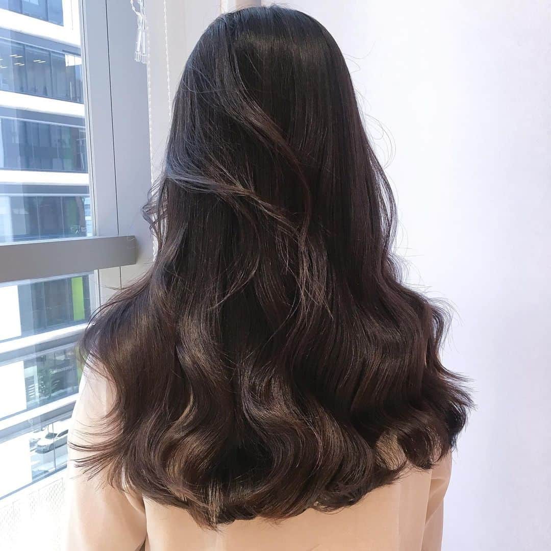 原涼香のインスタグラム：「大人気💙#韓国式レイヤーカット 一気に韓国人みたいに( ◠‿◠ ) 毎日オーダーいただきます🇰🇷💓 ㅤㅤㅤㅤㅤㅤㅤㅤㅤㅤㅤㅤㅤ」
