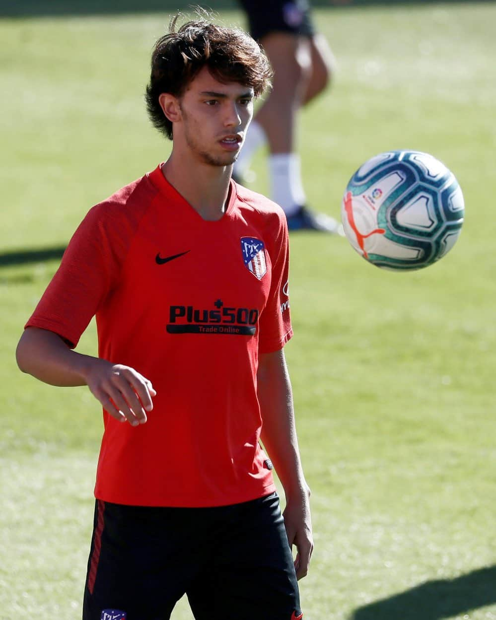 LFPさんのインスタグラム写真 - (LFPInstagram)「MAGIC control! 💫 • #JoaoFelix #Atleti #LaLiga #LaLigaSantander #Preseason」8月9日 22時00分 - laliga