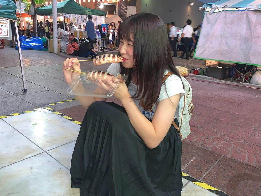 高萩千夏さんのインスタグラム写真 - (高萩千夏Instagram)「＊いわき七夕祭り🎋 2019/08/09 * * 今年初のお祭りは大好きないわきのお祭り #いわき #七夕祭り いわき七夕祭り🎋💕 * * 街全体が七夕の短冊でかざされるのです。 * * うちがイカ2つ食べちゃうよ☺️💕 イカ大好きだもん。いか。まるやき。 * * #アプガ2 #お祭り」8月9日 22時02分 - chinatsu_takahagi_uug2ki