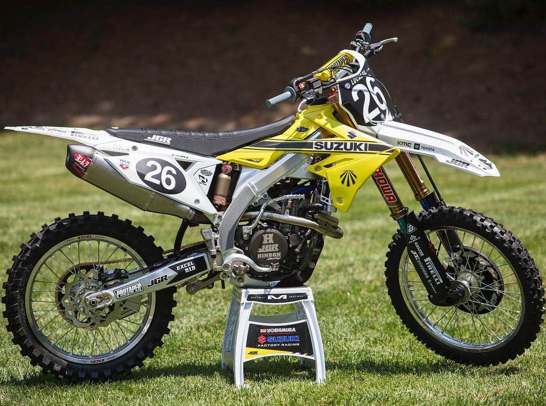 Racer X Onlineさんのインスタグラム写真 - (Racer X OnlineInstagram)「Suzuki and @jgrmx are going retro this weekend to celebrate the brand’s rich motocross heritage with these seventies-inspired graphics for @alexmartin_26 and his teammates as Unadilla celebrates 50 years of #Motocross @unadillamx @promotocross #moto #thisismoto #promotocross @wewentfast」8月9日 22時18分 - racerxonline