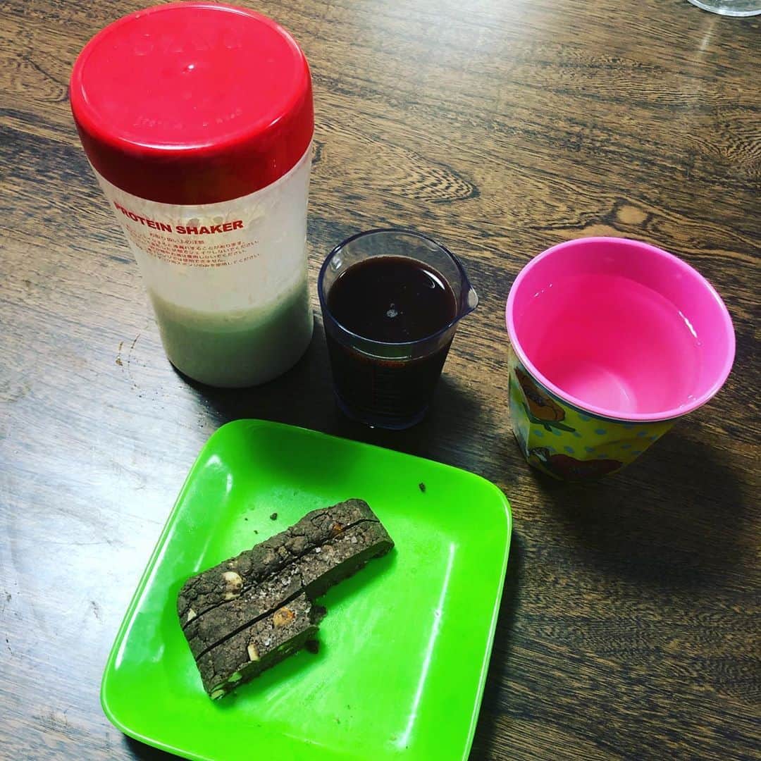 久保ミツロウのインスタグラム：「本日のディストピア飯」