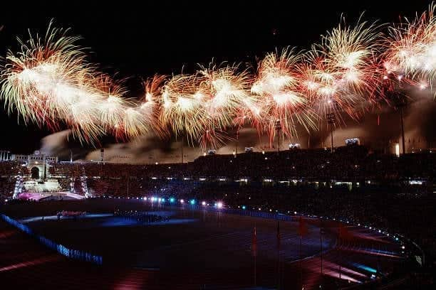 オリンピックさんのインスタグラム写真 - (オリンピックInstagram)「#OnThisDay Closing Ceremony #Barcelona1992 • 📸 Asahi Shimbun/GettyImages」8月9日 22時33分 - olympics