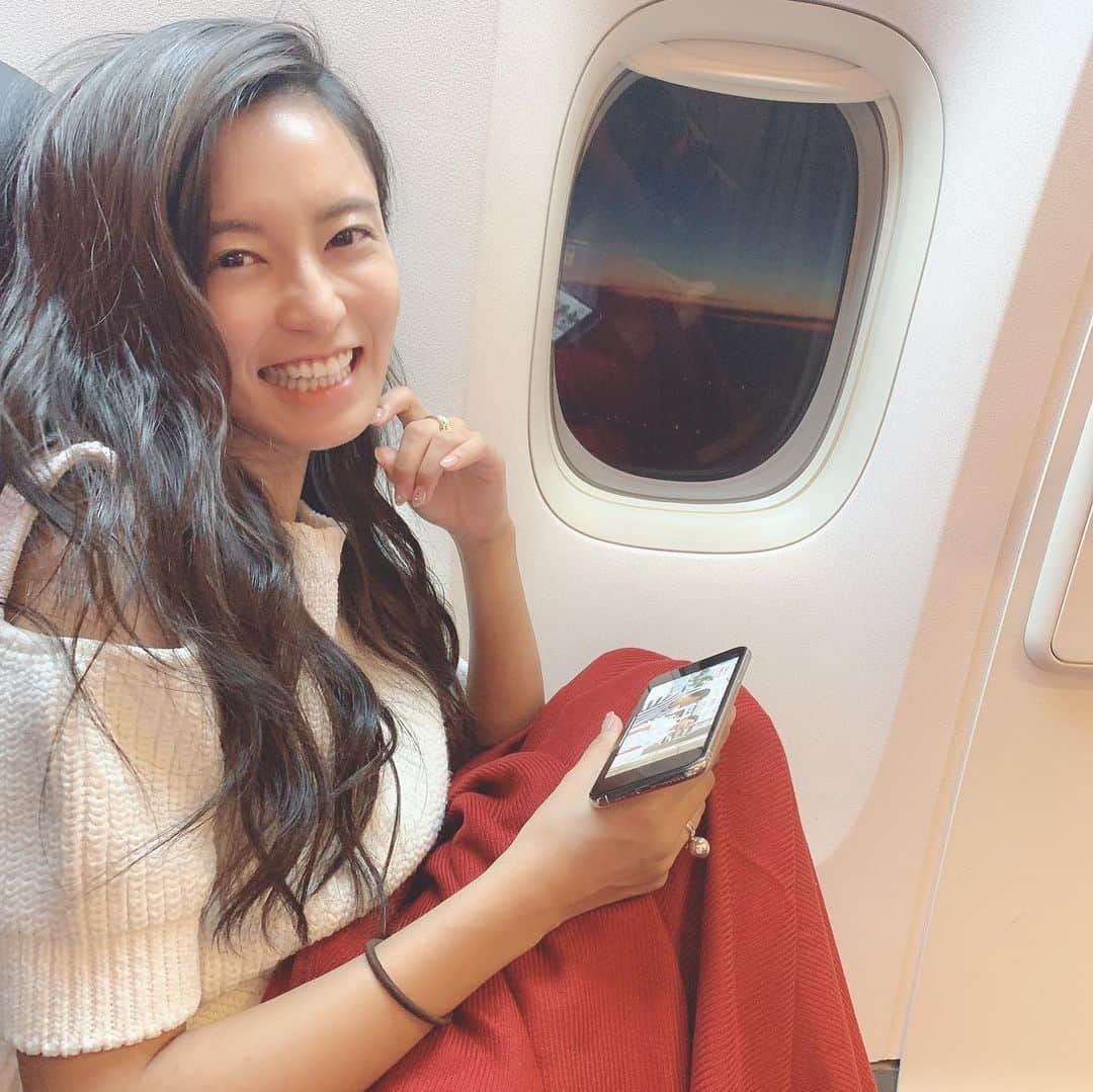 小島瑠璃子さんのインスタグラム写真 - (小島瑠璃子Instagram)「📸 飛行機の中。 飞机里✈️」8月9日 22時25分 - ruriko_kojima