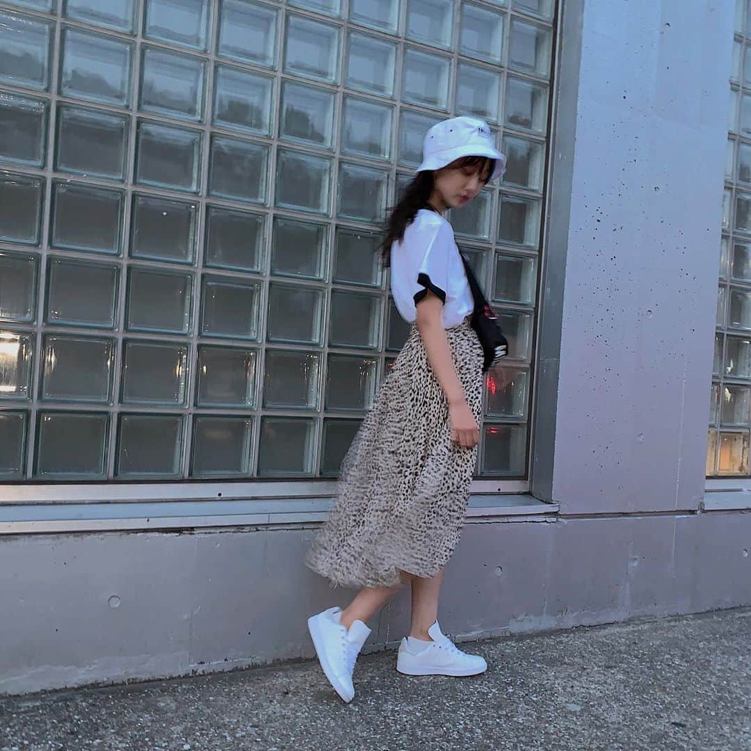 のインスタグラム：「. 今日の私服 . . ラフーな感じにしてみた！！ ちょっと外にでたり、お買い物行くにはちょうどいい格好かも☺︎ . . . #私服 #やんコーデ #プチプラコーデ #kangol #gu #adidas #スニーカー」