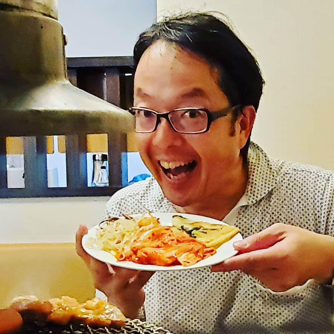 粉川真一さんのインスタグラム写真 - (粉川真一Instagram)「うだるような猛暑 辛いものを食べに新大久保へ キムチとナムル、そしてチヂミ  #東京でもスパイシー粉川」8月9日 22時50分 - mrt.kokawa