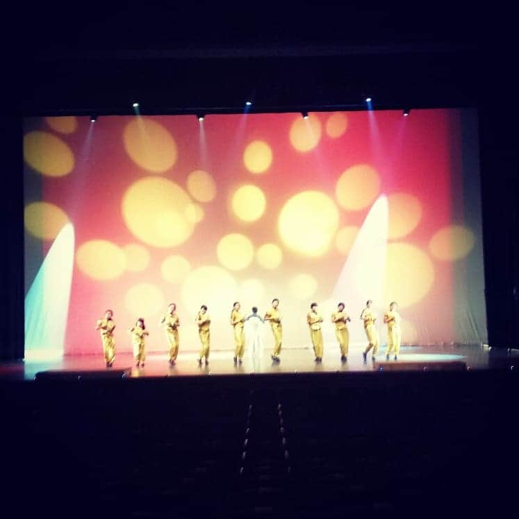 あべこさんのインスタグラム写真 - (あべこInstagram)「今年もこちらの季節がやって来ました‼  Shionars Dance Showcase💃✨ 今日はミュージカルの舞台稽古でした✨  明後日、日曜日✨  iichicoグランシアタです✨  14時半開場  15時開演です✨  今年のミュージカルは今、日本のどこにでもありそうなシャッター街になりつつある寂れた商店街が主役。 「ブロードウェイに行こう！～日の出町商店街の奇跡～」です✨  ミュージカルだけじゃなく、ダンス、タップ、歌、体操ととにかく盛り沢山‼  是非観に来てくださいね✨  #シオナーズ #シオナーズミュージカル #iichicoグランシアタ」8月9日 22時44分 - abekopan