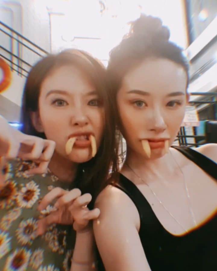 エリッサ・ヤマダのインスタグラム：「Grandma wasn't amused 🤷‍♀️」