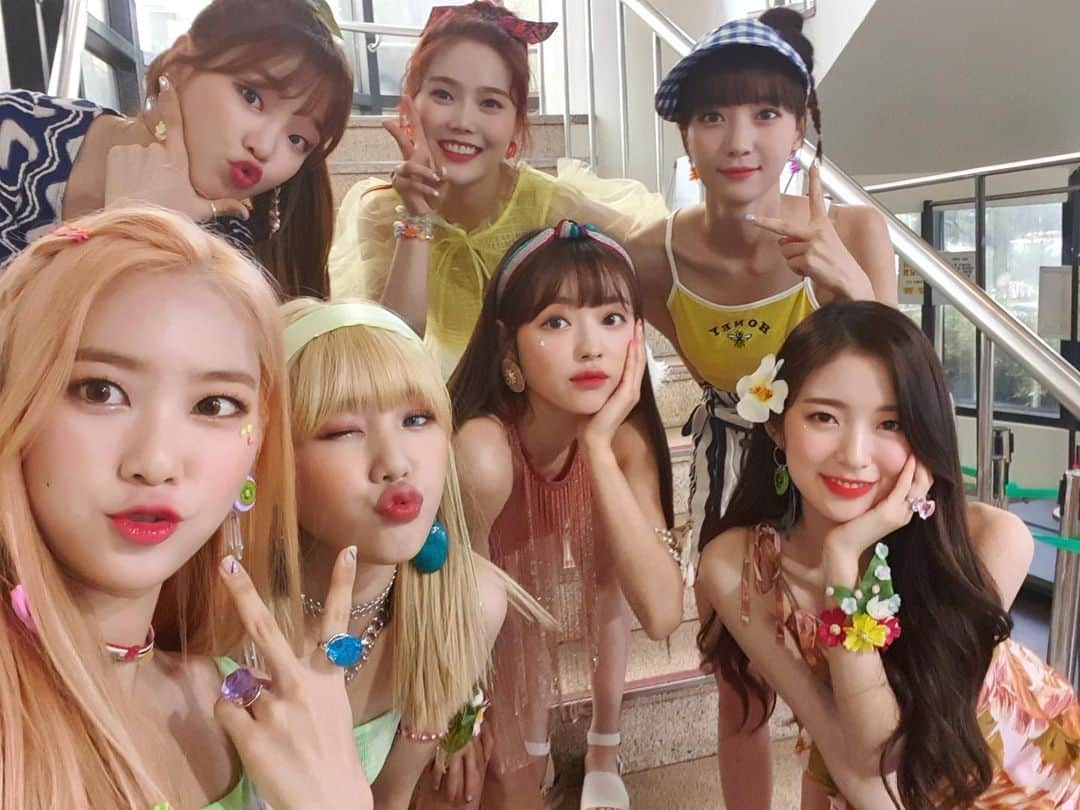 OH MY GIRLさんのインスタグラム写真 - (OH MY GIRLInstagram)「📸 190809 뮤직뱅크 무더위를 날리는 오마이걸의 상큼함🍋  #오마이걸 #OHMYGIRL #OMG #BUNGEE #번지」8月9日 22時48分 - wm_ohmygirl