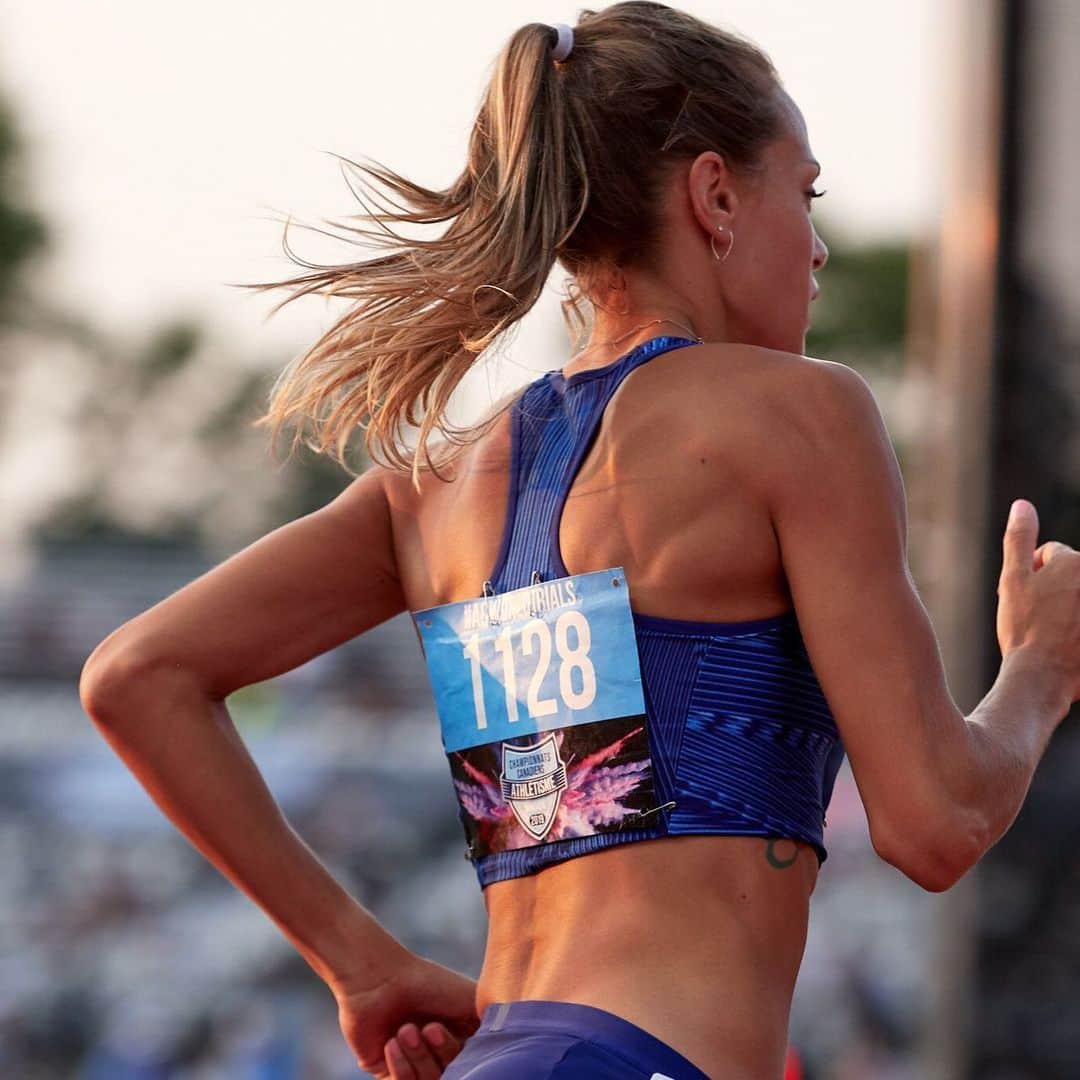 メリッサ・ビショップのインスタグラム：「See yaaa!!! Off to Memphis 🏃🏼‍♀️💨 Murphy Mile (for an 800m) Saturday eve!  #yabish #raceseason #motherrunner」