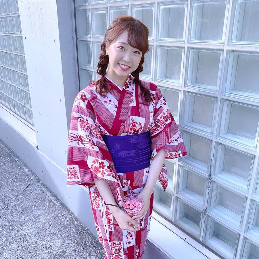 加藤夕夏さんのインスタグラム写真 - (加藤夕夏Instagram)「﻿ ﻿ AKB48浴衣祭り👘🏮♪﻿ ﻿ 22歳になって初の個別握手会でした！﻿ ﻿ 会いに来て下さった皆さん﻿ ありがとうございました♡﻿ ﻿ 会えて嬉しかったし楽しかったです🥰﻿ ﻿ ﻿ ﻿ この浴衣、柄も色もかわいいなあ﻿ レトロな柄も深い色も好き！﻿ ﻿ ﻿ #握手会﻿ #AKB48 #NMB48﻿ #浴衣﻿ #ポートレート #いちご氷 #👘 #🍓 ﻿」8月9日 23時00分 - uuka_nmb