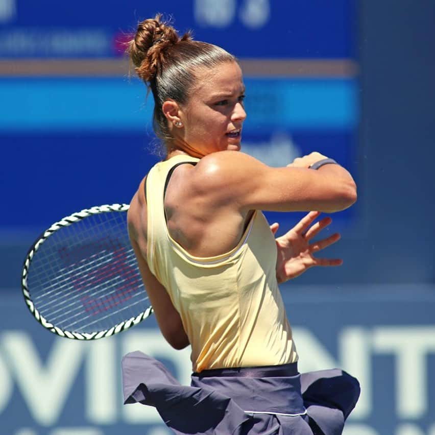 マリア・サッカリさんのインスタグラム写真 - (マリア・サッカリInstagram)「Put all the power in but the hair is still intact 😂 #priorities  #SakkAttack #WTA #Tennis」8月9日 22時52分 - mariasakkari
