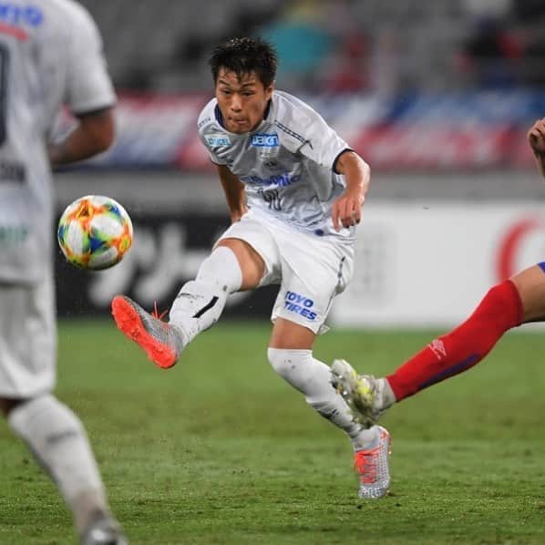 のインスタグラム：「G大阪FW食野亮太郎がマンCに完全移籍!  #食野亮太郎 #移籍 #ガンバ大阪 #gambaosaka #マンチェスターシティ #manchestercity @mancity #soccer #football #サッカー #gekisaka #ゲキサカ ©︎GettyImages」
