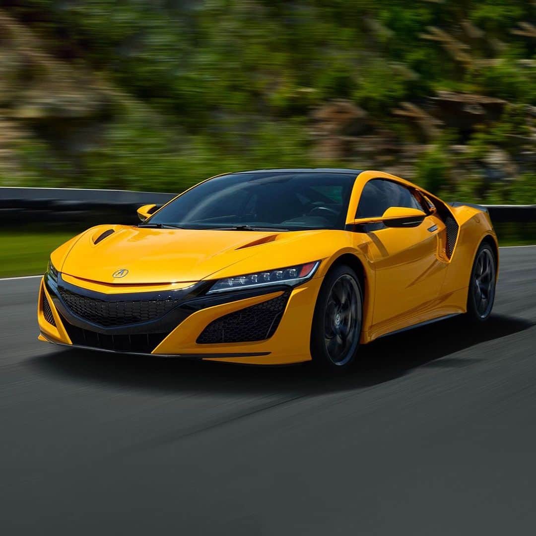 HYPEBEASTさんのインスタグラム写真 - (HYPEBEASTInstagram)「#hypeAF: @Acura has announced that it will offer the NSX supercar in “Indy Yellow,” a homage paint option inspired by the “Rio” and “Spa” yellow hues seen on the first-gen NSX. The 2020 NSX is equipped with a 573 BHP twin-turbocharged 3.5-liter V6 that gives its power-packed supercar rivals a run for their money. The yellow hue is a $1,000 USD optional extra for the $157,500 USD NSX, while the black option is considered a standard choice.⁠⠀ Photo: Acura」8月9日 22時56分 - hypebeast