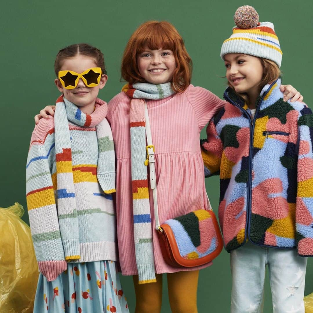 ステラ・マッカートニーさんのインスタグラム写真 - (ステラ・マッカートニーInstagram)「Colourful and graphic for the classroom and beyond 🌈⁣⁣ ⁣⁣ Help kids get ready for school with our new @StellaKids collection, made with sustainable fabrics. ⁣⁣ ⁣⁣ Collection available in-store and online now. ⁣⁣ ⁣⁣ #StellaKids」8月9日 23時01分 - stellamccartney