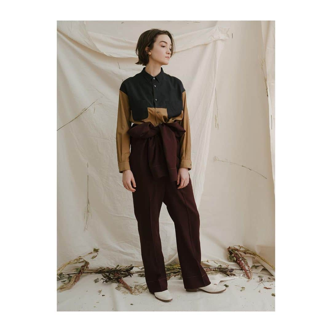 サワ タカイさんのインスタグラム写真 - (サワ タカイInstagram)「Fall / Winter 2019 Yoke Shirt in Navy/Beige Cotton Cupro Twill V Jumpsuit in Burgundy Wool Flannel #sawatakai #1918centenary #fall2019」8月9日 23時03分 - sawatakai_official