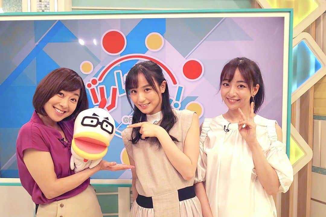 長谷川萌美さんのインスタグラム写真 - (長谷川萌美Instagram)「. . 本日は福岡にて生放送に 出演させて頂きました！！ . ありがとうございました❣️❣️ . . 明日は 🎤ライブ🎤‼️ . . ★8月10日(土) 13:00～『HMV & BOOKS HAKATA (福岡)』 16:30～『タワーレコード アミュプラザ博多店 (福岡)』 . あさって ★8月11日(日) ①12:00～ / ②15:00～『ゆめタウン久留米 (福岡)』 . しあさって ★8月12日(月・祝) 13:00～『チャチャタウン小倉 (福岡)』 17:30～『リバーウォーク (福岡)』 . お待ちしております‼️💓🎵☀️ . 😆 . 博多ラーメンが美味しそう過ぎて 忘れたくなくて、動画で思い出せるようにしました。笑🖤 .  #ビタスイ #福岡 #fukuoka #生放送 #ラジオ #テレビ #遠ラブ #遠いところへ行くのでしょう #明日 #3日間 #ライブ #live #待ってます❤️」8月9日 23時06分 - moemi_hasegawa