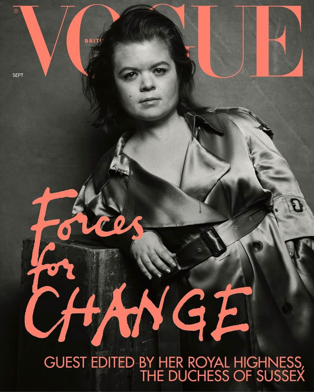 British Vogueさんのインスタグラム写真 - (British VogueInstagram)「@TheSineadBurke is one of 15 inspiring women to cover the September 2019 issue of #BritishVogue. Discover the full #ForcesForChange story in the new issue, on newsstands now, and click the link in bio to read more from the lecturer and diversity advocate on how it feels to be the first little person on the cover of Vogue.  #SineadBurke wears a custom-made trench coat by @Burberry. Photographed by @TheRealPeterLindbergh, fashion editor @Edward_Enninful, with hair by @SergeNormant, make-up by @TheValGarland and nails by @LorraineVGriffin.  Video: Directed and edited by @Kloss_Films. B-footage by @PhilipDanielDucasse.」8月9日 23時10分 - britishvogue