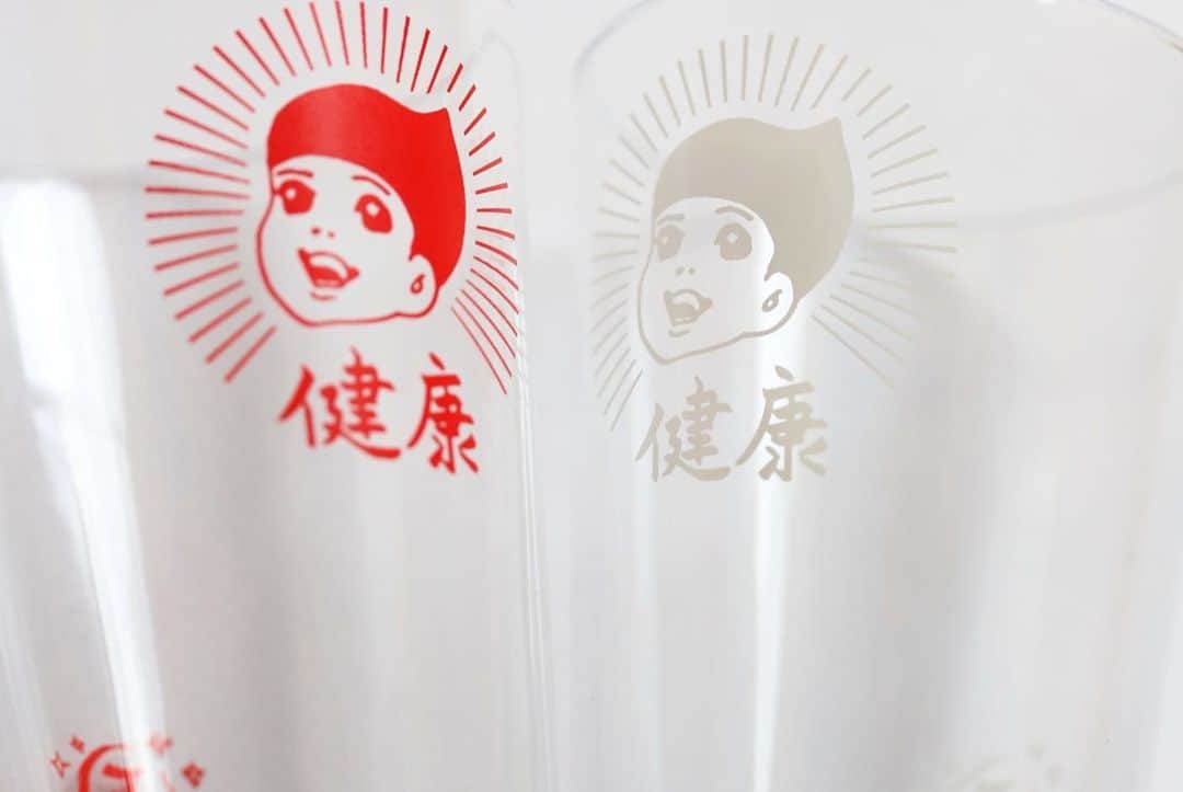 五月女ケイ子さんのインスタグラム写真 - (五月女ケイ子Instagram)「五月女百貨店 @sootomehyakka  夏のグラス祭り。最後は健康グラス紅白セット。赤と白のセットです。令和に昭和なグラスで、牛乳を一気飲みしてほしい一品です。明日8/10より、発売です。 #五月女ケイ子#keikosootome #五月女百貨店#昭和レトロ #健康#夏のグラス祭り」8月9日 23時25分 - keikosootome