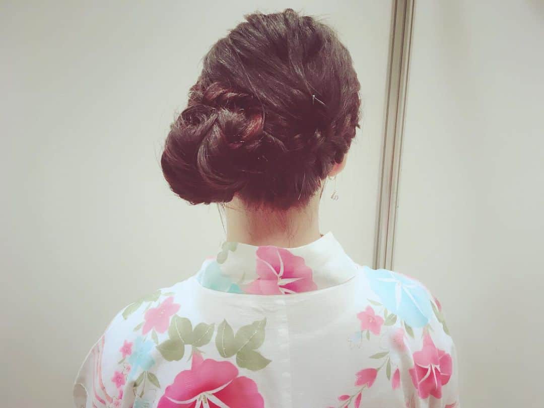 大森美優のインスタグラム：「握手会ありがとうございました💫🤝♡ #更新少なくてごめんなさい 😹😹 #浴衣  #浴衣ヘアアレンジ  #後ろ凄いことになってた #メイクさんに感謝です」