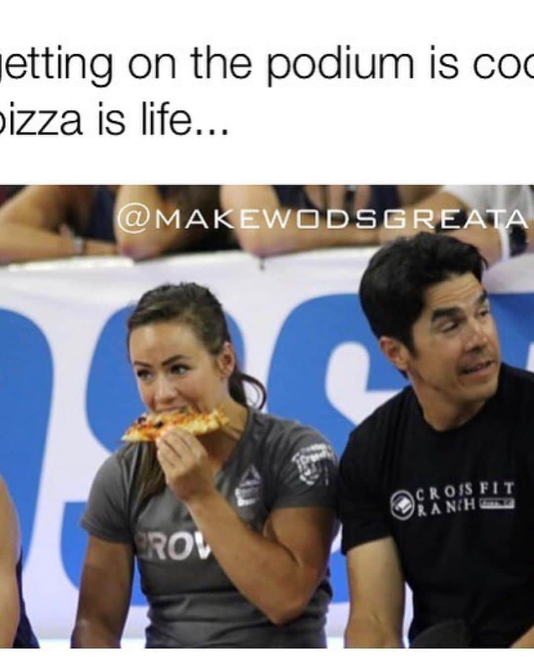 Camille Leblanc-Bazinetさんのインスタグラム写真 - (Camille Leblanc-BazinetInstagram)「Instagram VS Reality “  Pizza is life! Get you a girl that can do both 🤣🤣🙌🏽🙌🏽 “  Selfie and looking cute is all cool but destroying a slice of pizza in front of thousands of people with no sh*t given is what life is all about 👊🏽⭐️ #priorities #treatyoself #livingtothefullest #onesliceatatime #girlswhoeat」8月9日 23時26分 - camillelbaz