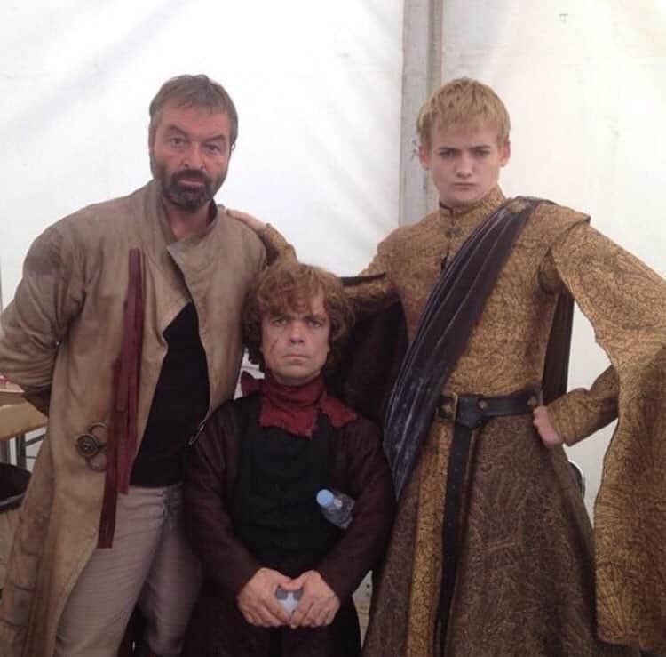 ピーター・ディンクレイジのインスタグラム：「Behind the Scenes. #GameofThrones」